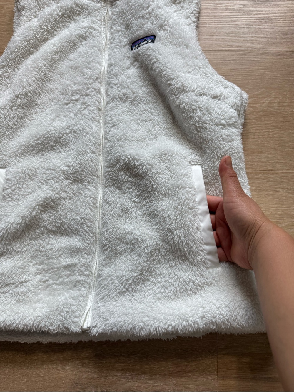 Patagonia Off-White Sherpa Fleece Vest View 5